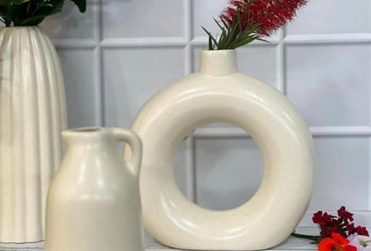 DC Premium Ceramic Off White
Vases Set of 3 - 9" Ribbed Vase, 6"
Donut Vase, 7" Milkjar Vase