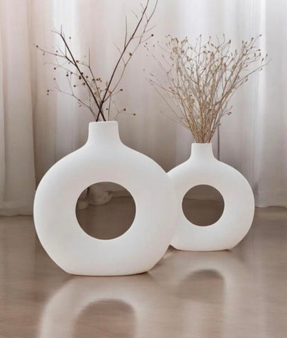 Minimalist Ceramic Donut Vase Set
- Pack of 2 (6.0 inch, 4.5 inch)