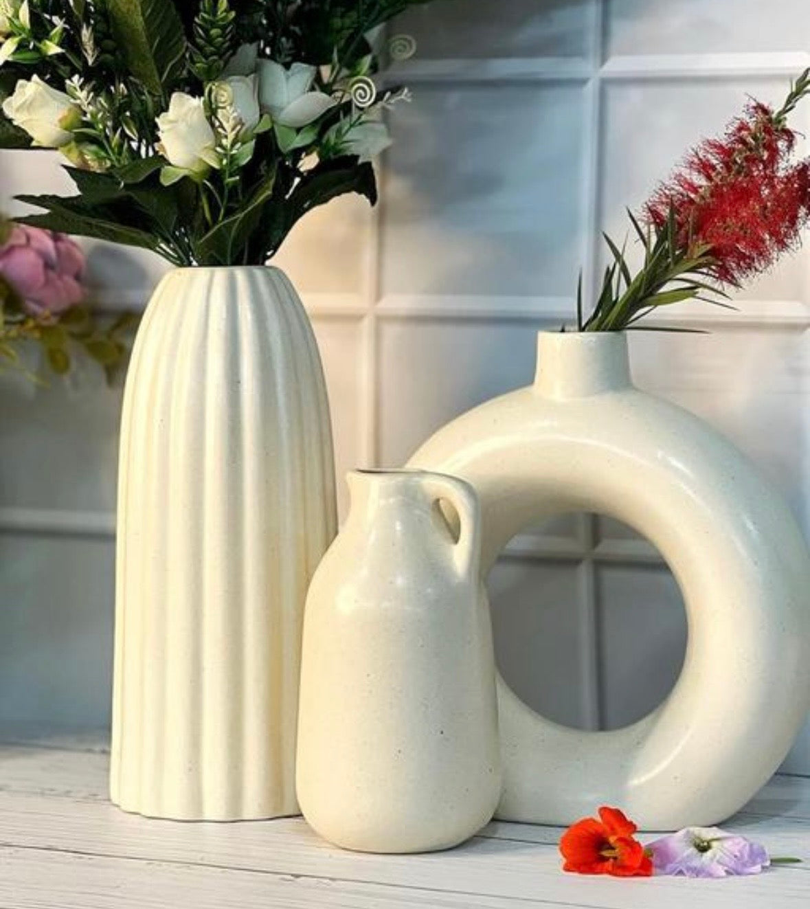 DC Premium Ceramic Off White
Vases Set of 3 - 9" Ribbed Vase, 6"
Donut Vase, 7" Milkjar Vase